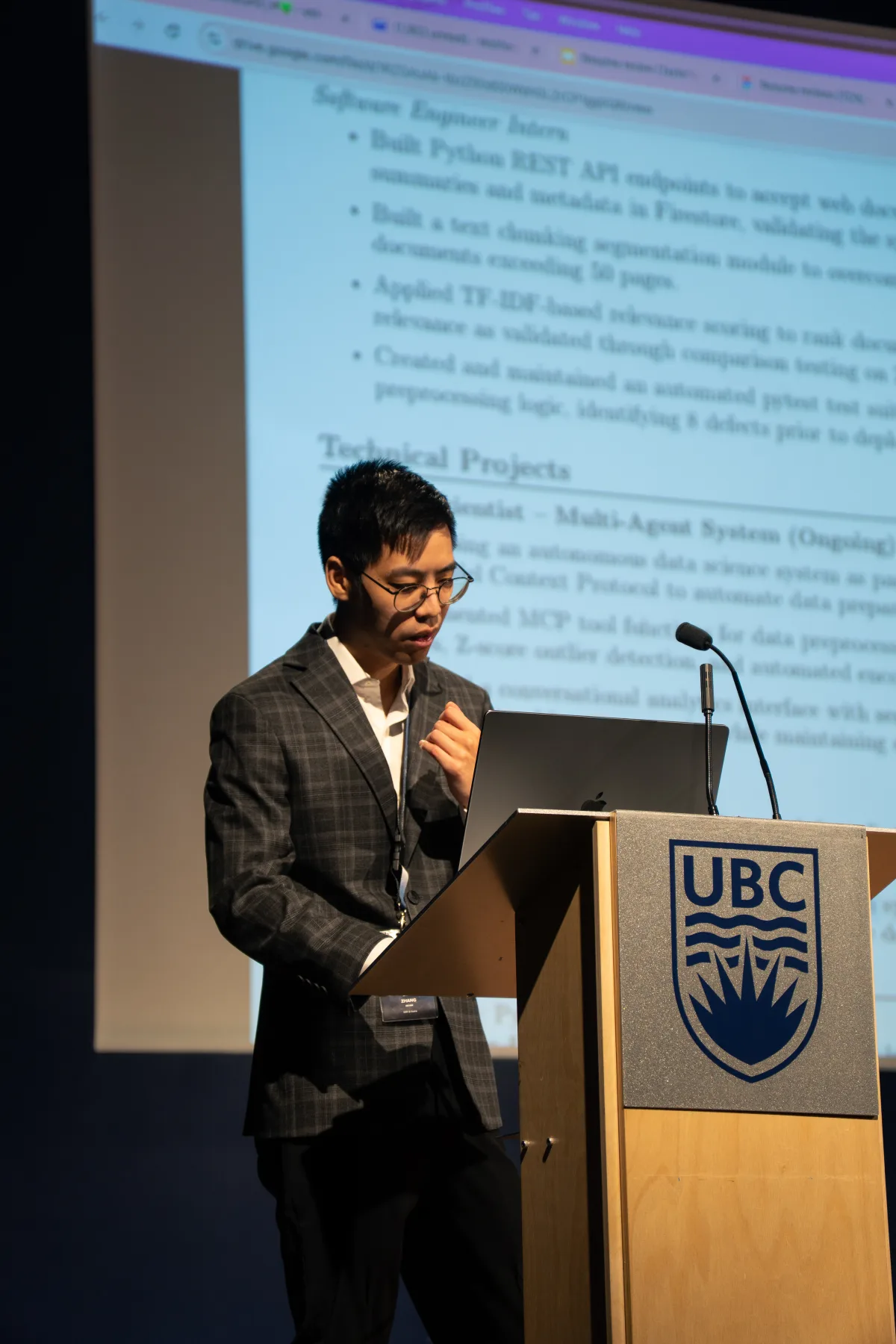 Leo Zhang
